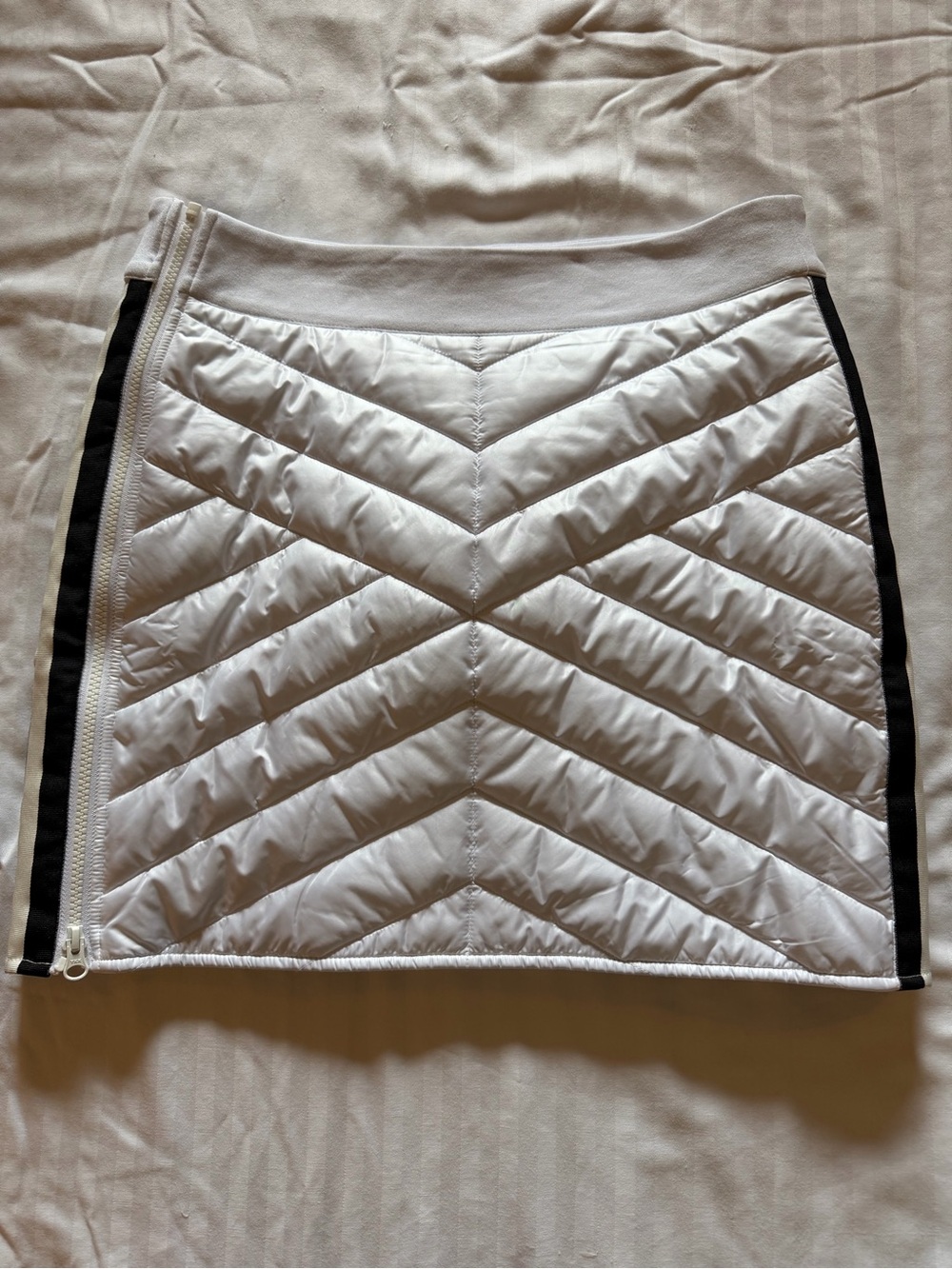 Krimson Klover White Quilted ski/ hiking Mini Skirt with Black and white stripe